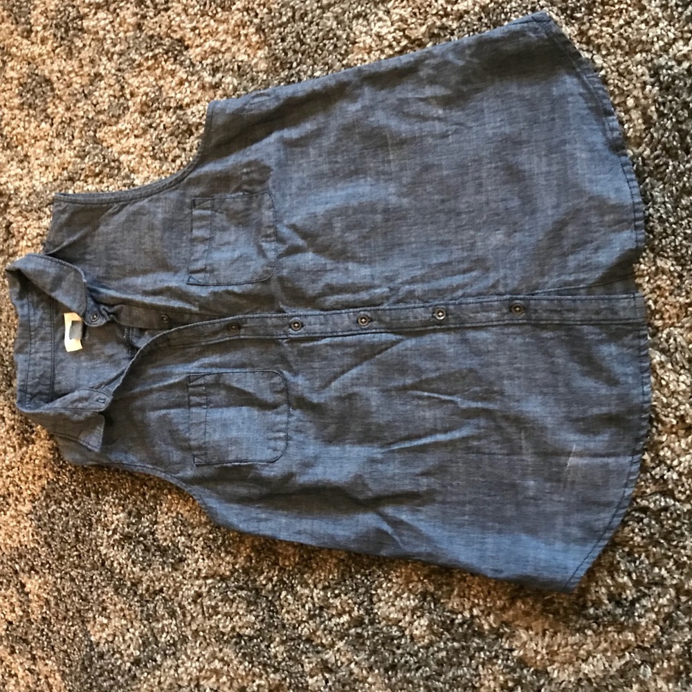 Old navy Chambray Sleeveless Button Up